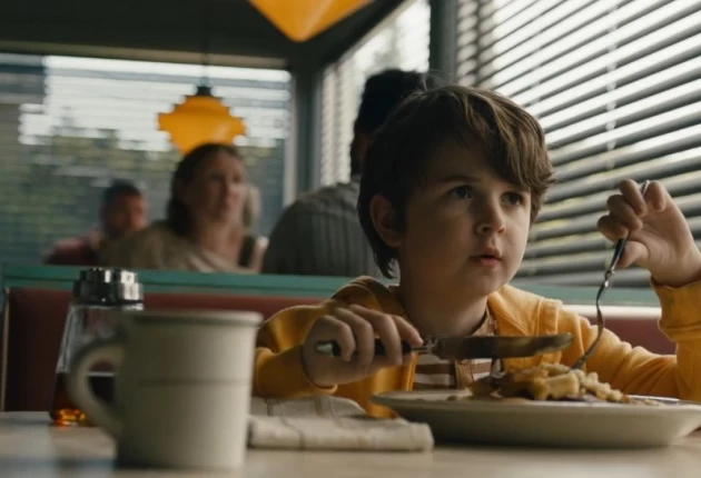 Кадр из сериала «Извне» 1 сезона 4 серии